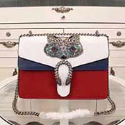 gucci酒神系列標志性的雙虎頭搭扣 