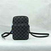 LV男包N41446 黑灰色棋盤(pán)格斜背包