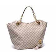 LV棋盤格優雅經典 黃銅閃耀 時尚