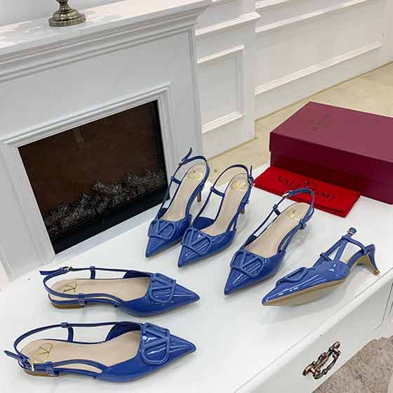 一字扣帶粗跟包頭涼鞋仙女風(fēng)