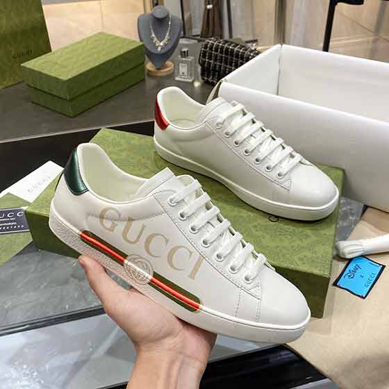 古奇Gucci官網(wǎng)品牌女鞋代買(mǎi)版本級(jí)別情侶款經(jīng)典小白