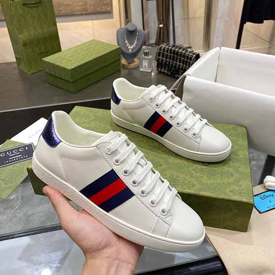 代買版本級別全新升級，情侶款經典小白鞋！