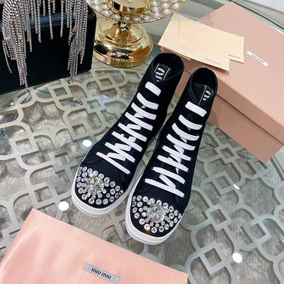 miumiu專(zhuān)柜早秋款鉆扣系帶運(yùn)動(dòng)鞋