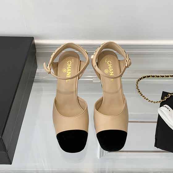 女士名品高跟鞋細(xì)跟尖頭網(wǎng)紅氣質(zhì)水鉆淺口漆皮單鞋