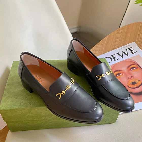 新款gucci官網(wǎng)女鞋，經(jīng)典馬銜扣樂(lè)