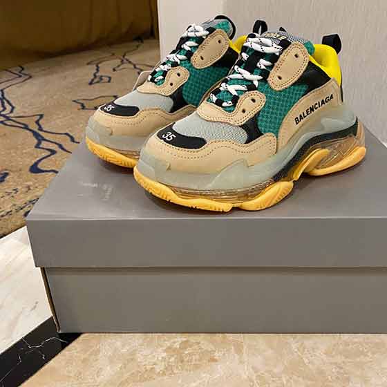 Balenciaga全球火爆的復古慢跑鞋。巴黎世家老爹鞋。