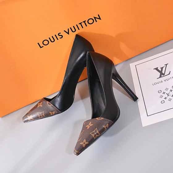 LV經典老花專用皮拼接女鞋，秀氣并時尚！