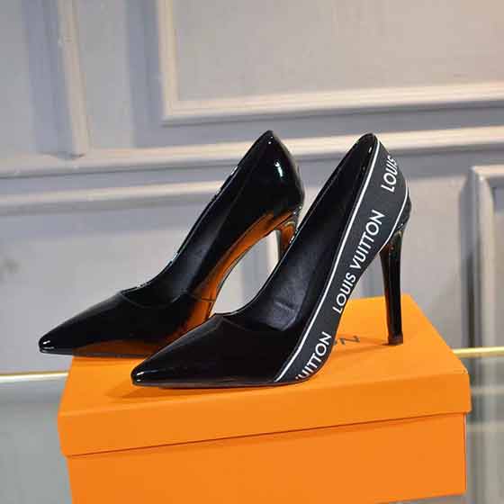 大品牌子女鞋，LV春款上新了獨具個性！