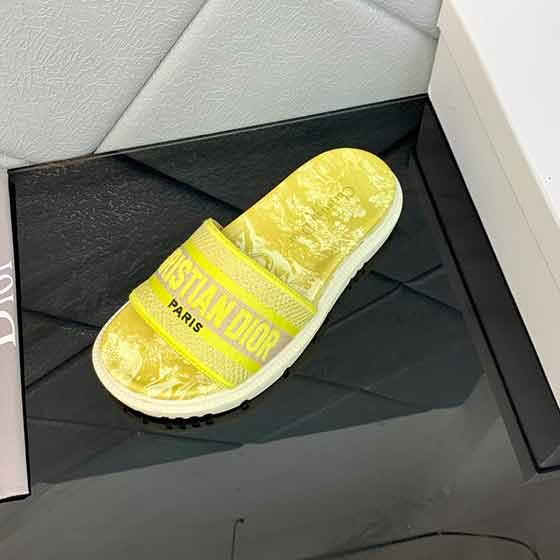 原單立體繡面女士夏拖鞋，dior迪奧電繡拖鞋！