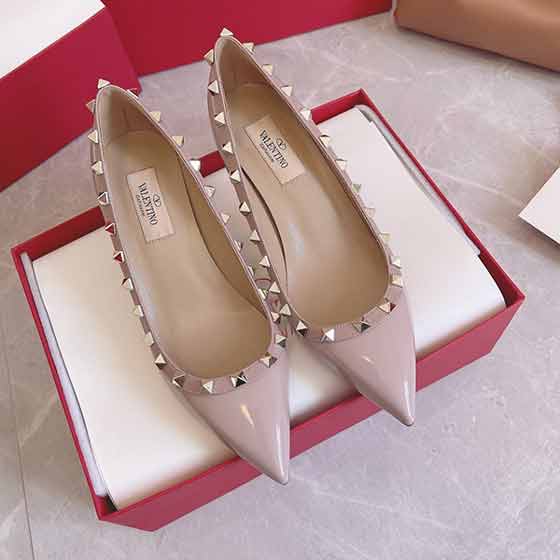 Vatino高等中跟真皮涼鞋 夏季真皮百搭女士款鉚釘鞋