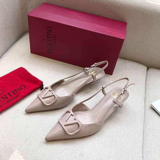 女士涼鞋品牌華倫天奴真品級版本真皮底大v扣涼鞋