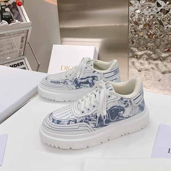 迪奧品牌的女鞋，新小白鞋板鞋運動