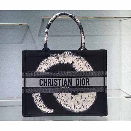 買得明智的一只手袋，迪奧七夕限定手袋。