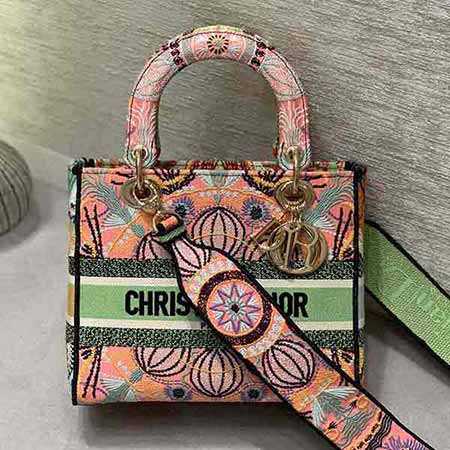 名品訂購D1OR手袋  充滿詩意的INLIGHTS印花