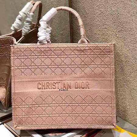 大號(hào)托特tote迪奧包 多數(shù)人消