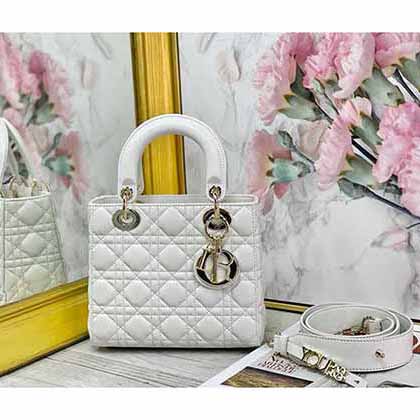 DIOR Lady手袋，純凈白色詮釋優雅，