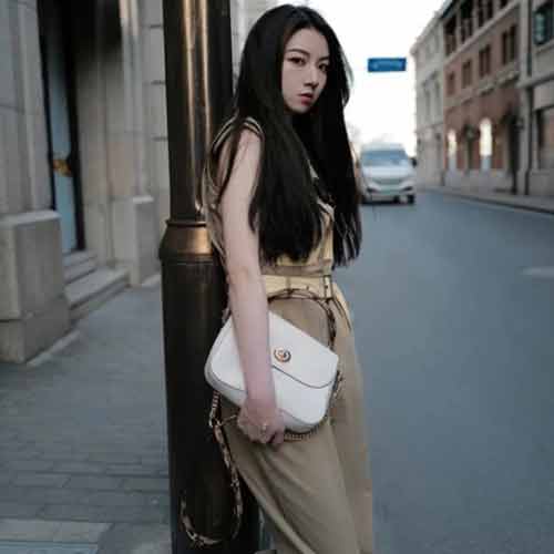 蔻馳新款marlie單肩斜挎郵差包1560