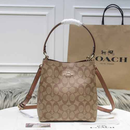 COACH 小號水桶包2312 顏色清新,外形挺括
