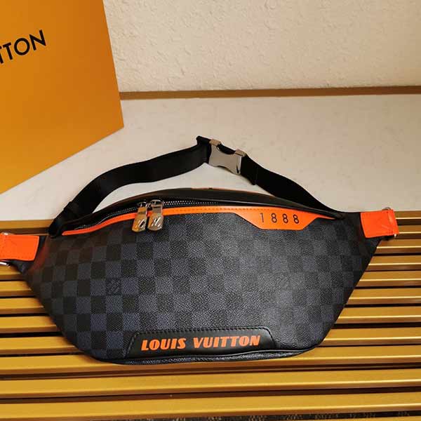 LV黑格Discovery腰包：柔軟復古