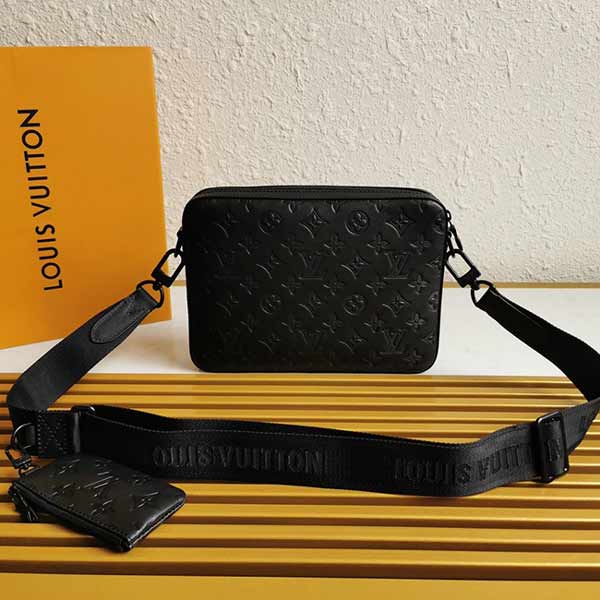 lv真品男包官網經典Monogram圖案壓紋郵差包M69827