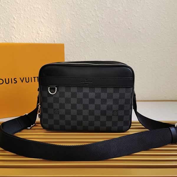 LV小號郵差包 N40087黑格 容納紳士日常所需。