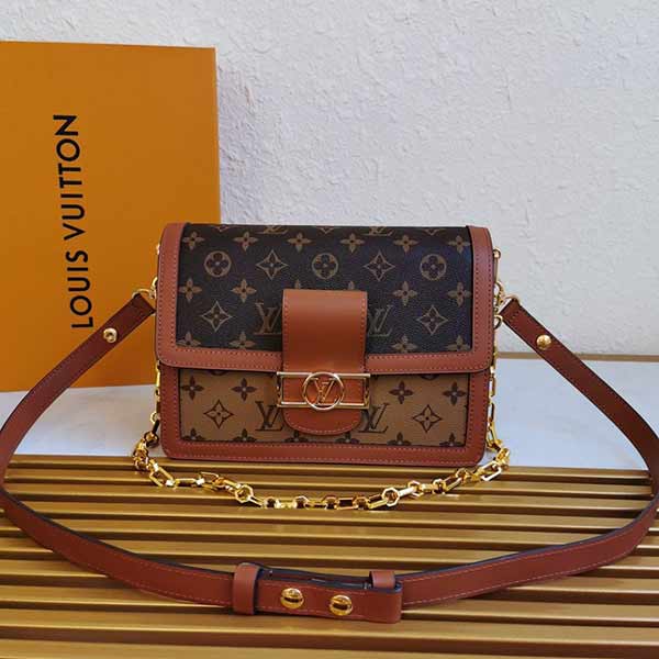 2019早春系列經典Dauphine手袋M4