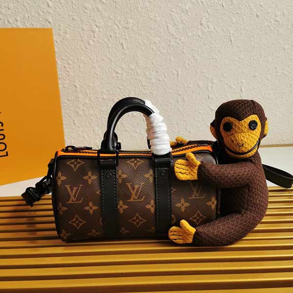 藝術總監推存春夏系列中Keepall Nano手袋M80118