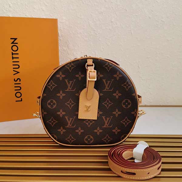 路易威登以經典帽盒為原型 秋冬系列Boite Chapeau軟手袋M52294