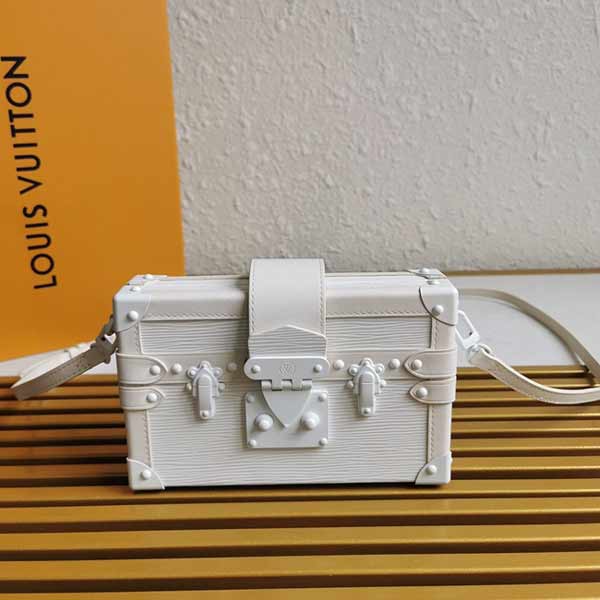 能輕松地容納智能手機(jī) 信用卡LV水波紋 BOX盒子 M44199