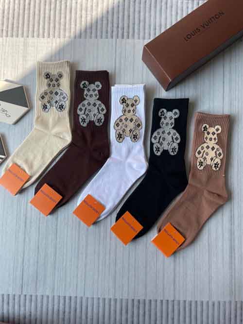 易威登大驢家新品經典小熊女款中筒襪子