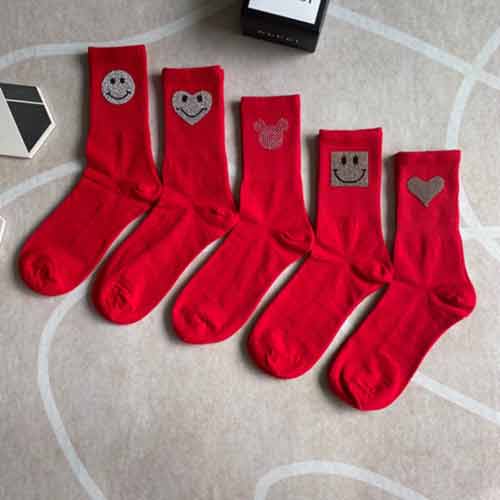 Gucci燙鉆笑臉襪,新品當紅炸街款中筒女款襪子