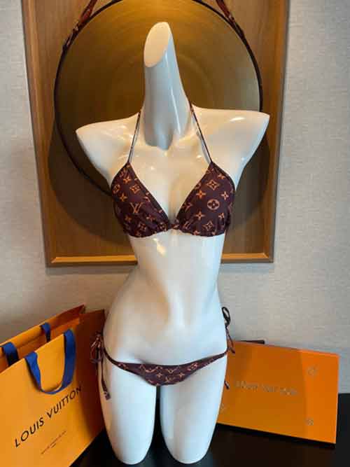 夏天快到啦！Lv經典老花泳衣，這件泳衣太絕了！