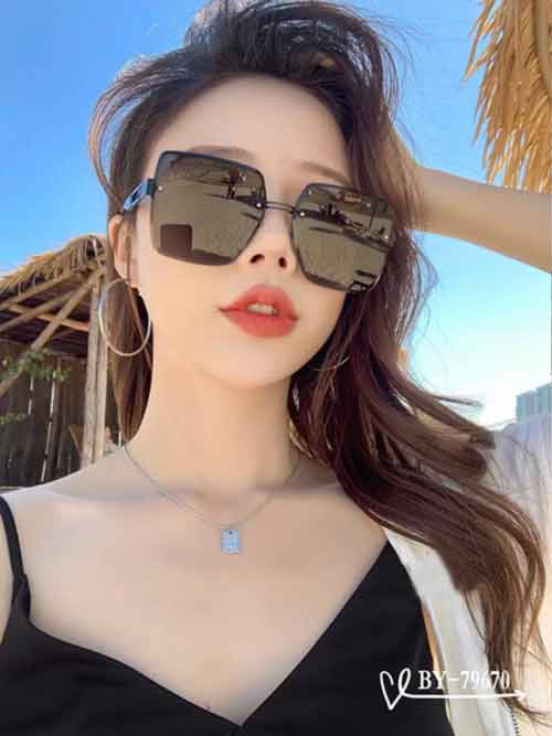 國際眼鏡大品牌Burberry巴寶莉今年明星同款新款太陽