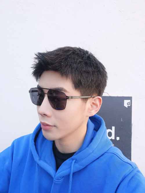 男士太陽(yáng)鏡什么牌子好？阿瑪尼新款超輕超有彈性眼鏡！