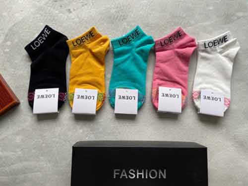 LOEWE羅威新品花經(jīng)典標志女款短款襪子