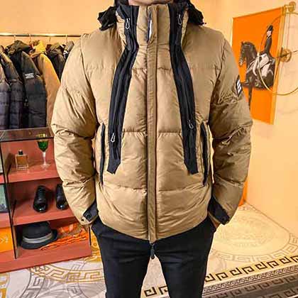 原版原標原單羽絨！巴寶莉Burberry男士羽絨服！