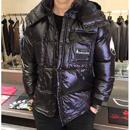 Moncler蒙扣羽皇品牌大秀款羽絨服！