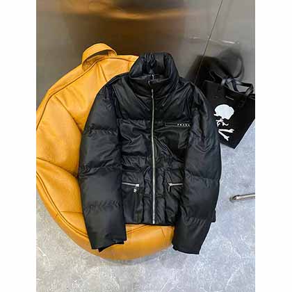 普拉達(dá)雙層高密防絨膽布男士羽絨服