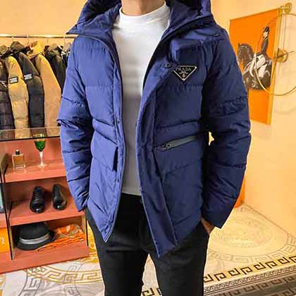 普拉達(dá)Prada男士羽絨服，原版原標(biāo)原單羽絨！