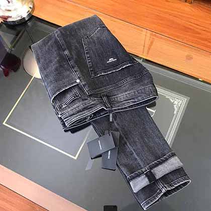 大品牌男士黑灰彈色力牛仔褲，超靚牛仔到褲貨！