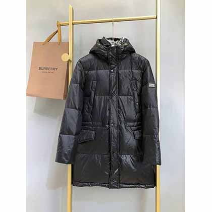 巴寶莉英倫風連帽羽絨風衣，酷帥黑色，簡約大氣，時尚溫暖