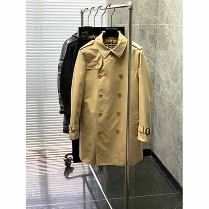 "巴寶莉新品科技面料大衣，時尚休