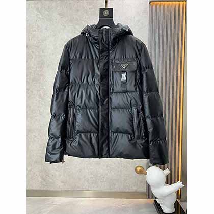 Prada原版復刻普拉達2022秋冬季紅標新款羽絨服！