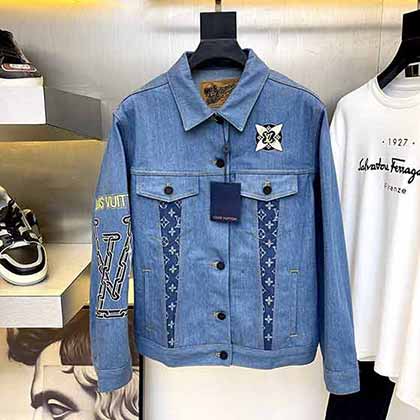 近年自帶網(wǎng)紅流量的品牌Lv秋季新品牛仔衣