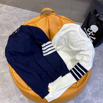 TB2022新款立體剪裁的版型設計羊毛衫