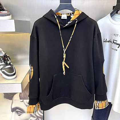 今年的巴寶莉真的勢頭很猛新品格紋袖連