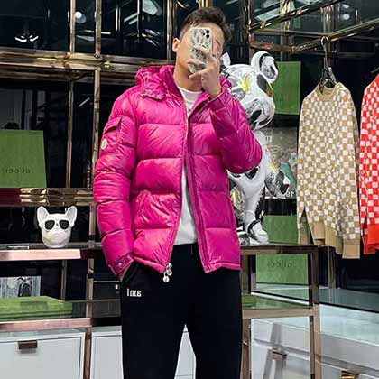 Mnclr官網同步 售價過萬 超有型 簡潔舒適的通勤夾克羽絨服。