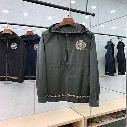 范思哲胸前美杜莎刺繡圖案時尚連帽外套