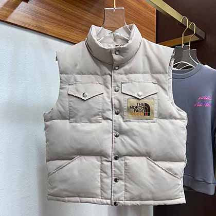 TNF/北面聯名Gucci古奇秋冬季男女情侶款羽絨馬甲！