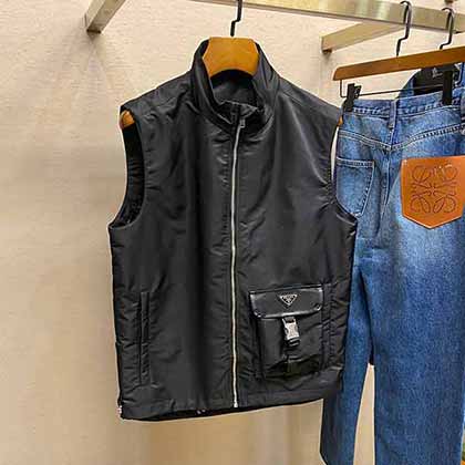 Prada尼龍系列男裝大品牌立領款